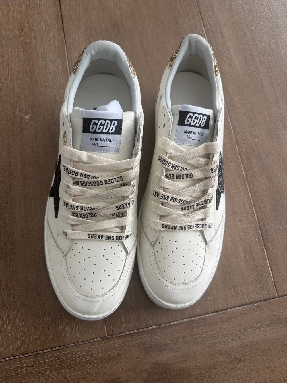 Golden Goose Ball Star Sneakers w black star and Gold Heel pls read description